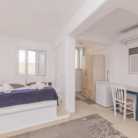 Aparthotel Bebis House