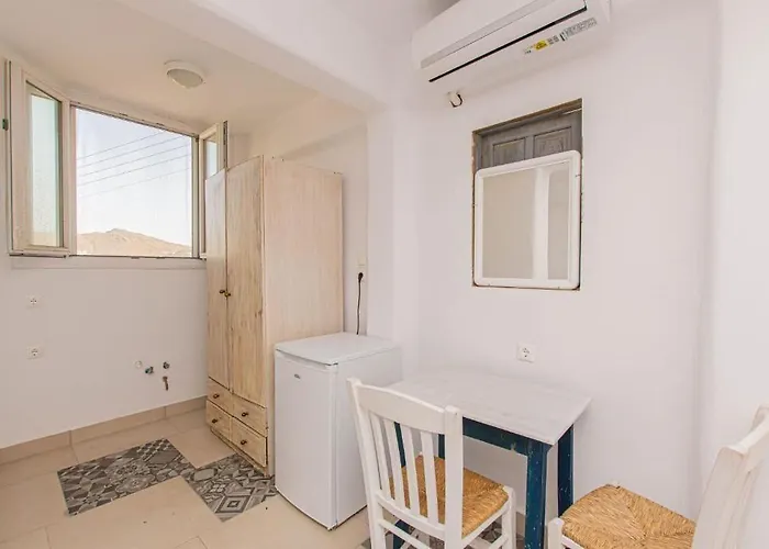 Bebis House Aparthotel 3*